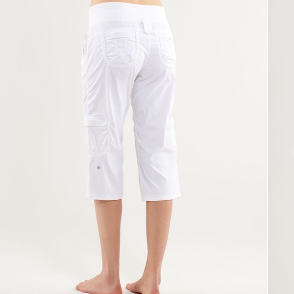 🌸Spring Sale 50% Off🌸 Lululemon Yoga Camp Crop - Picture 1 of 15